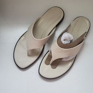 Vionic Cream Sandals - Size 9
